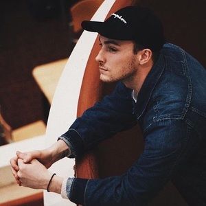 Meet your Posher, Jonathan